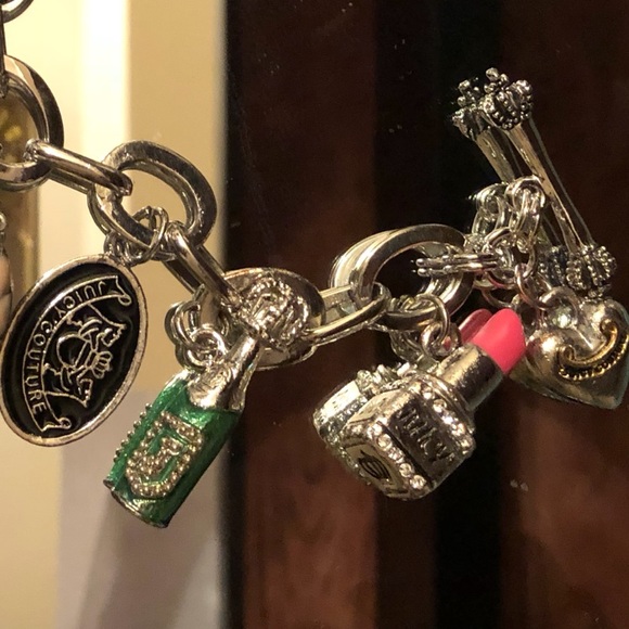 Beautiful 8 charm Juicy Couture bracelet - Picture 3 of 4